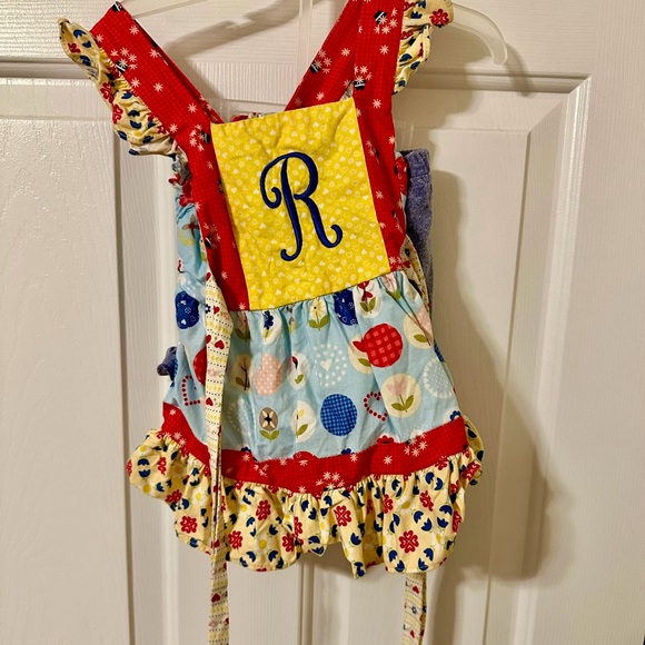 RicRac & ruffles 2t set r mono - Picture 1 of 2
